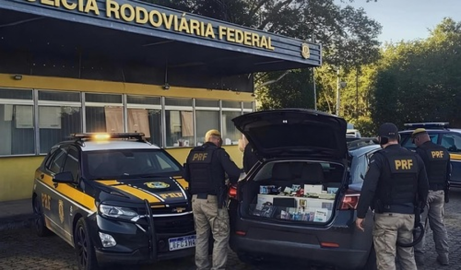 Médico preso com eletrônicos e medicamentos.