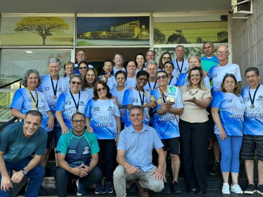 Flávia Cheroni recepciona atletas campeãs