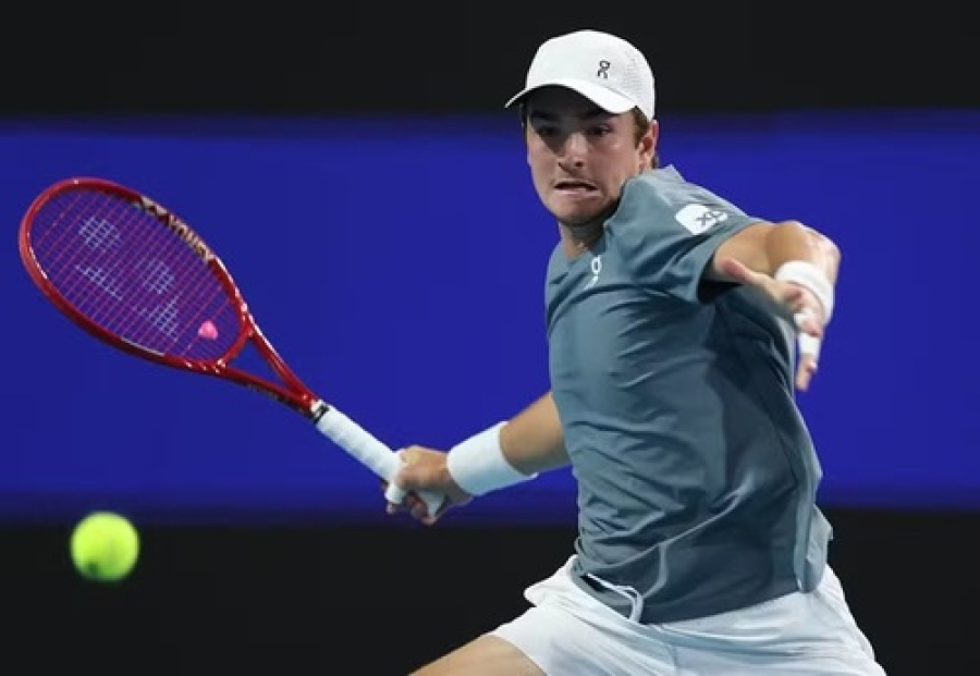 João Fonseca estreia com vitória. 