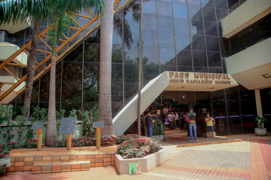 O que abre e fecha no feriado de Tiradentes.