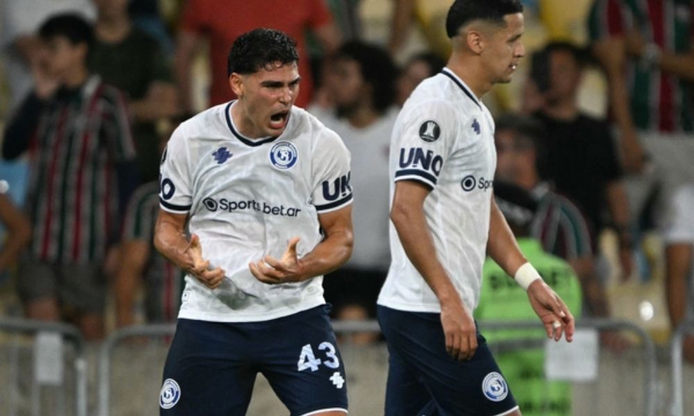 Fluminense sai na frente, mas leva virada 