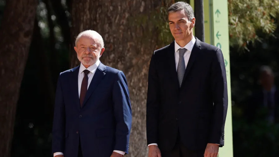 Lula chega a Barcelona para iniciar roteiro em três países da Europa