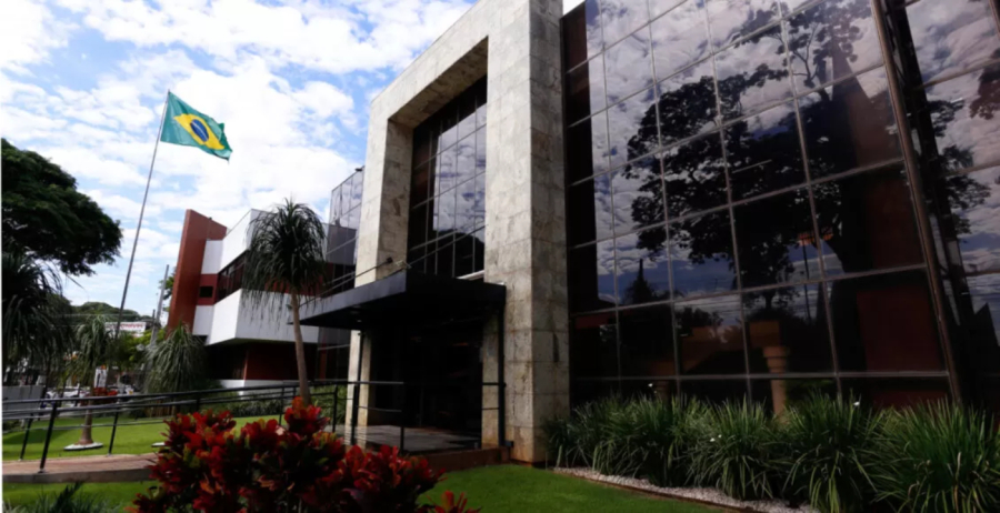 Câmara reage à ação do MP e defende criação de cargos comissionados.