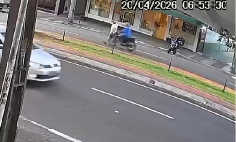 Homem é atropelado na Avenida Brasil