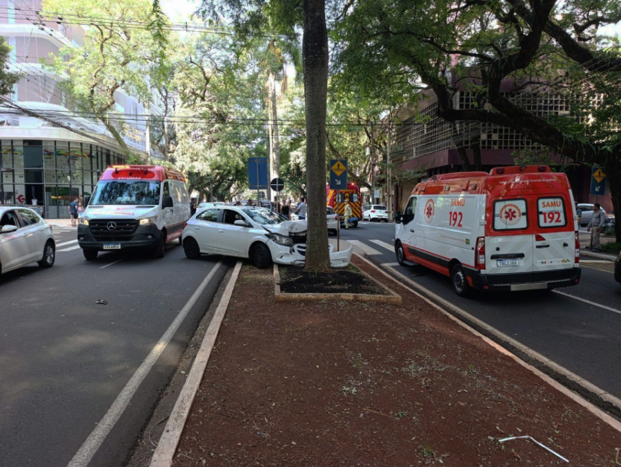 Colisão deixa três feridos e mobiliza socorro