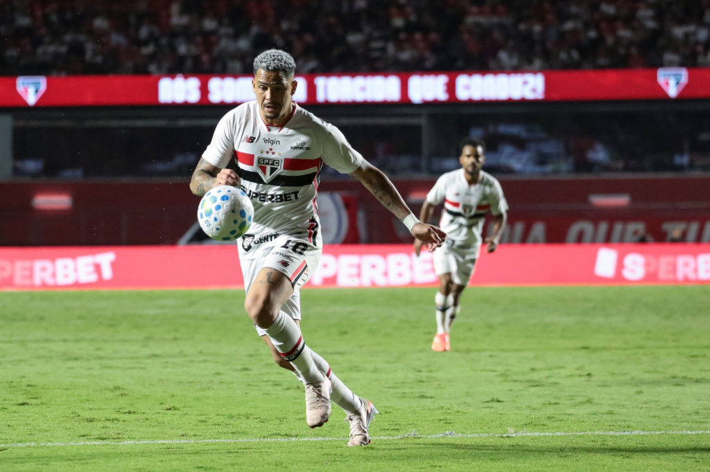 São Paulo sai de campo vaiado após vitória por 1 a 0 sobre Juventude