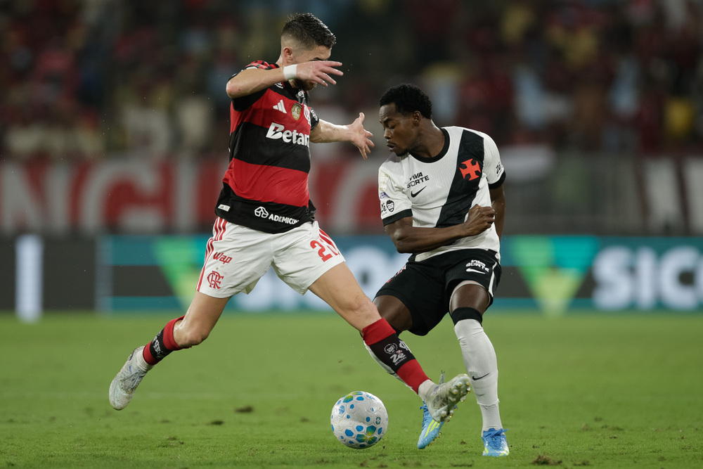 Vasco arranca empate no clássico com o Flamengo