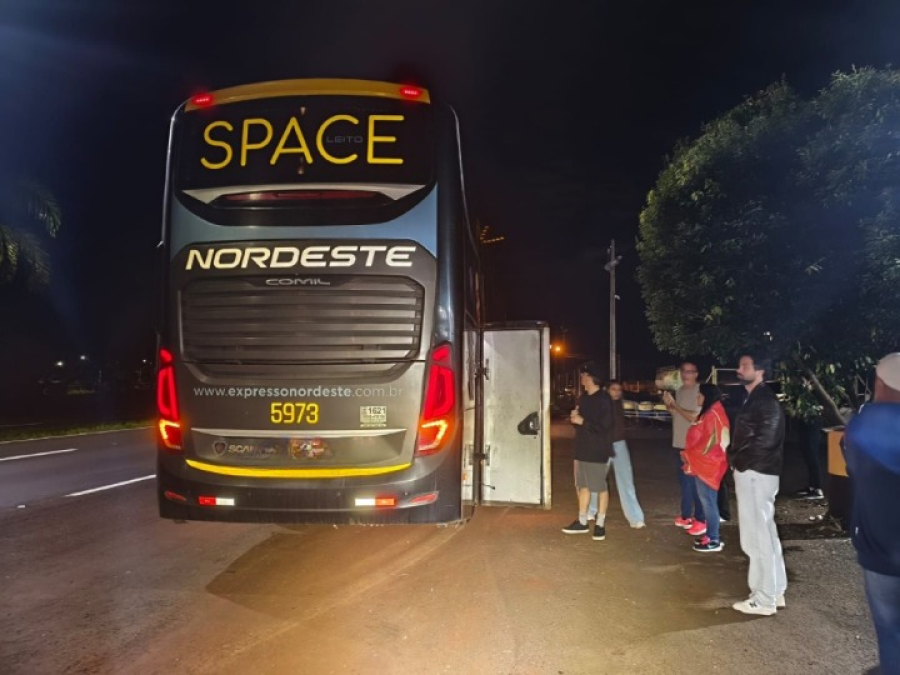 Passageiros vivem terror durante assalto a ônibus