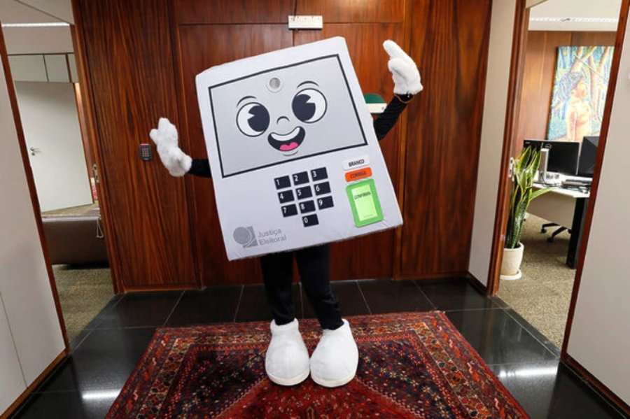 TSE lança mascote da urna eletrônica 