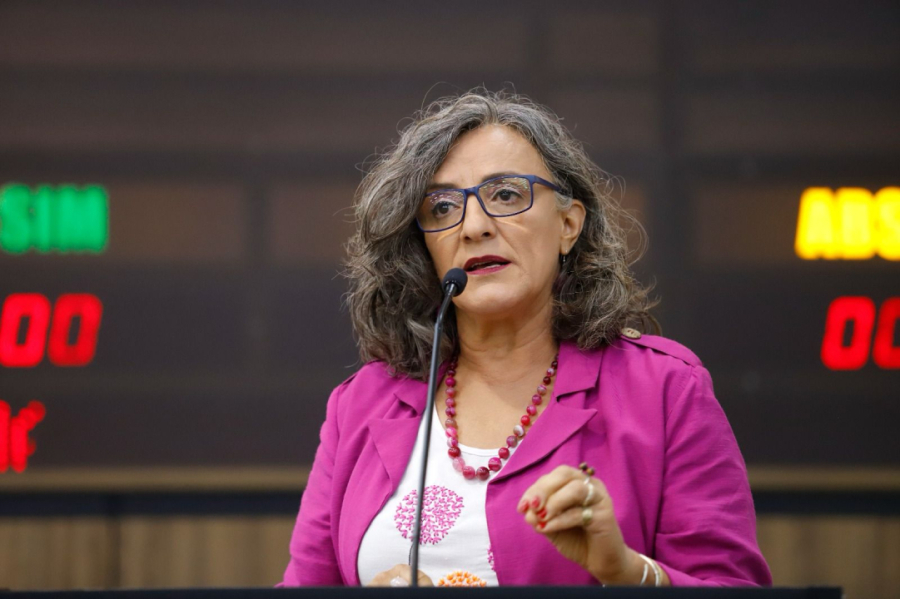 Denúncia de corrupção e assédio coloca mandato de vereadora sob pressão.