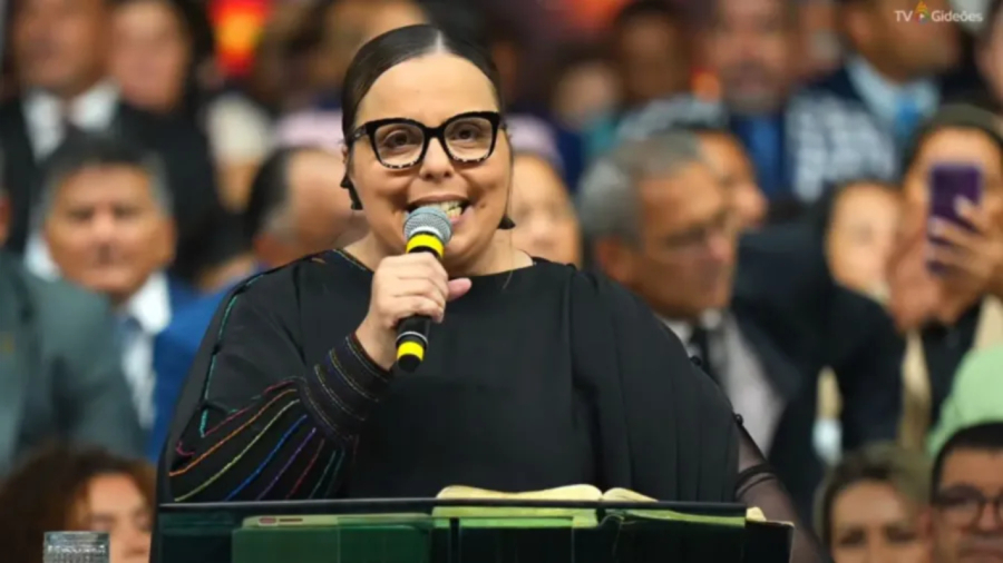 Pastora viraliza com alerta contra violência doméstica