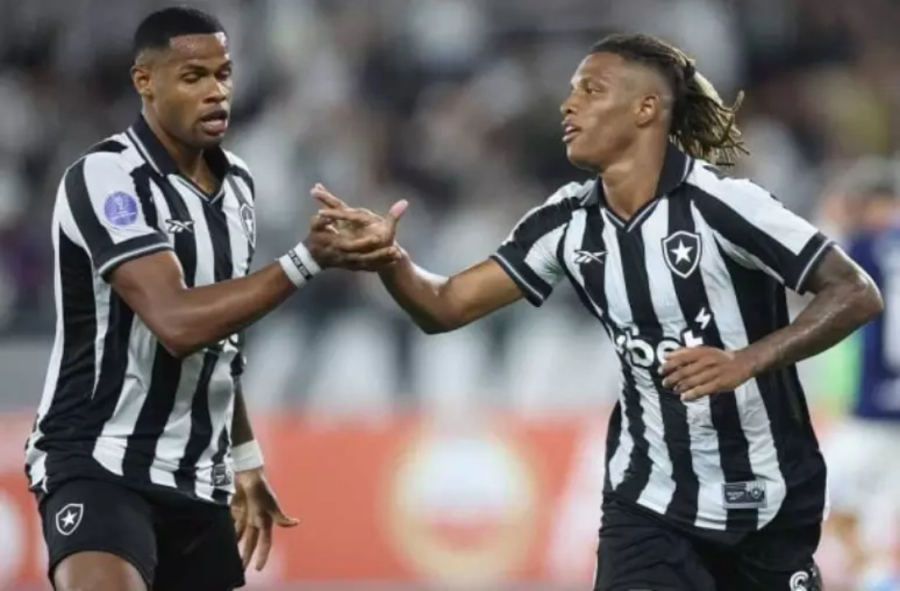 Botafogo vence Racing e se isola na liderança na Sul-Americana