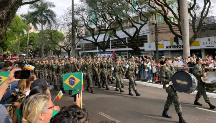 Maringá celebra 79 anos com desfile temático