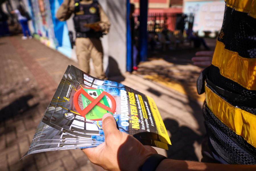 Maringá realiza campanha contra vandalismo nos ônibus do transporte coletivo