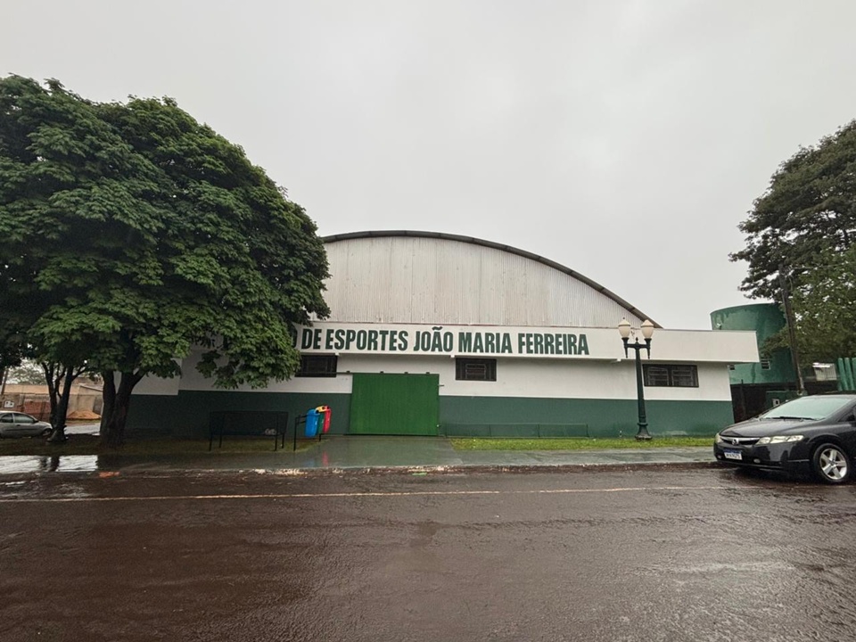 Secretaria denuncia furto de cabos em ginásio.