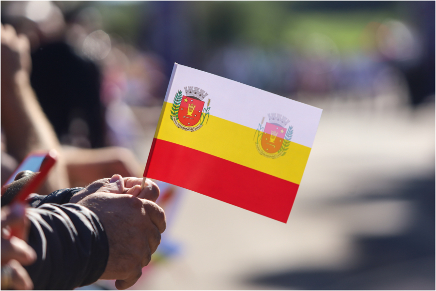 Maringá celebra 79 anos com desfile na Avenida.