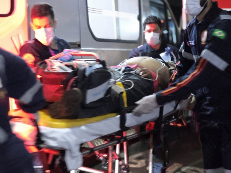 Homem sofre parada cardíaca após espancamento