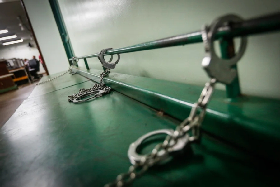 Garoto de 13 anos estupra mulher de 92 anos