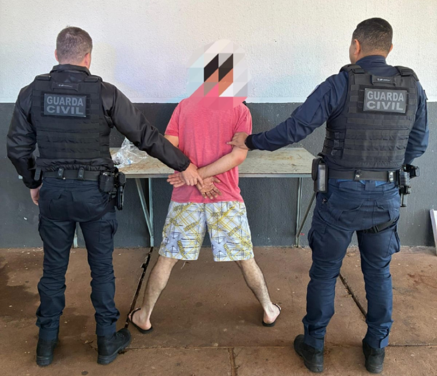 Preso em flagrante após agressão em via pública.