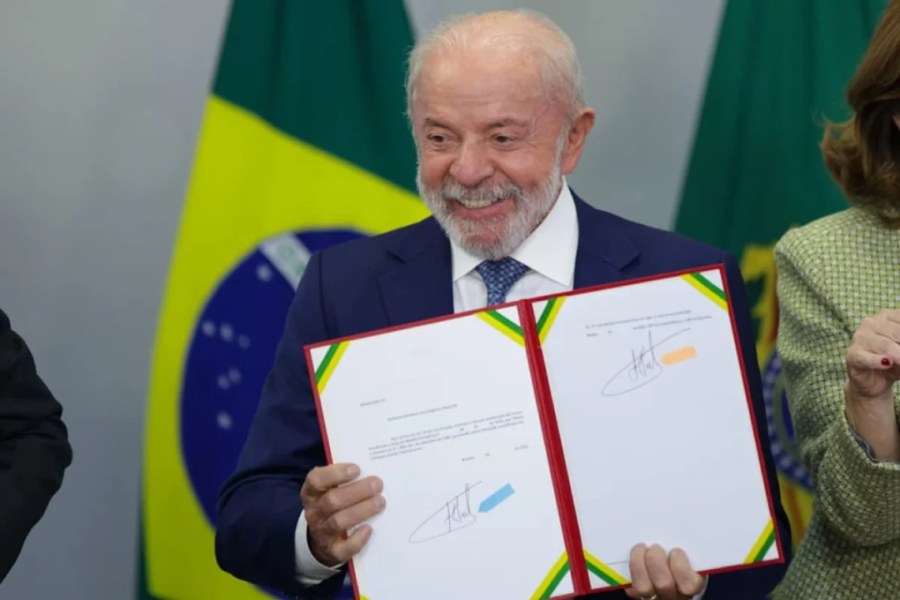 Lula zera imposto sobre a “taxa das blusinhas”
