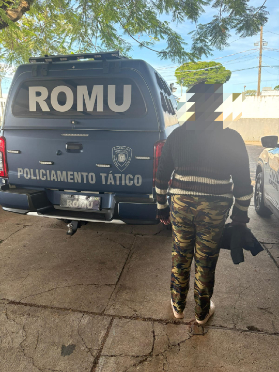 GCM localiza suspeita com mandado de prisão.