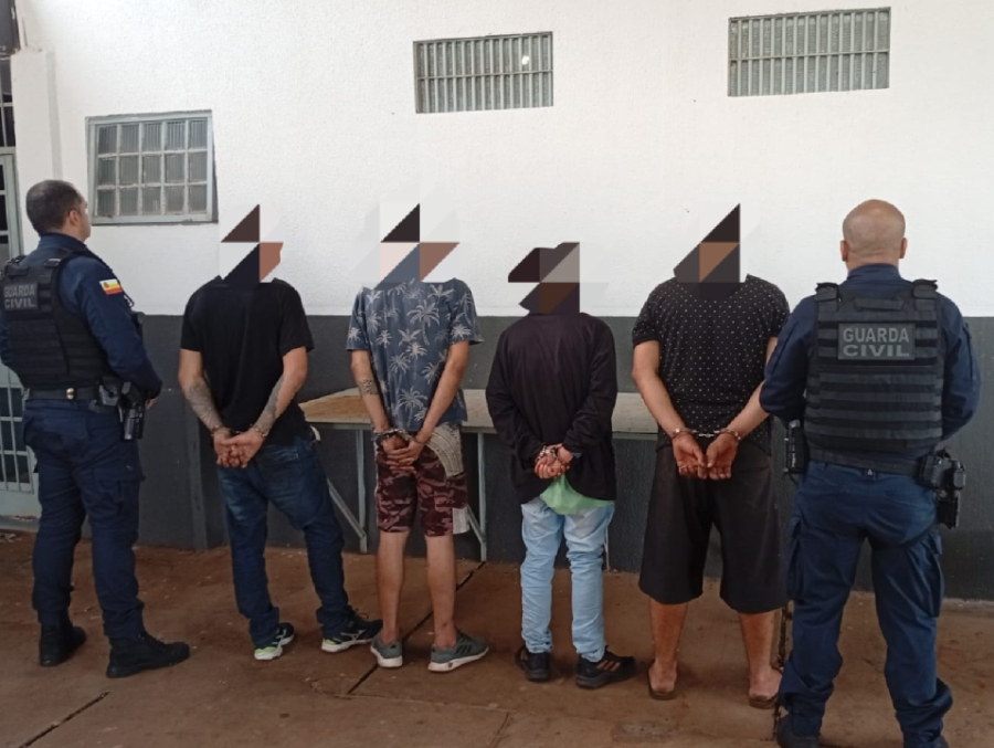 GCM desarticula tráfico e prende quatro homens.