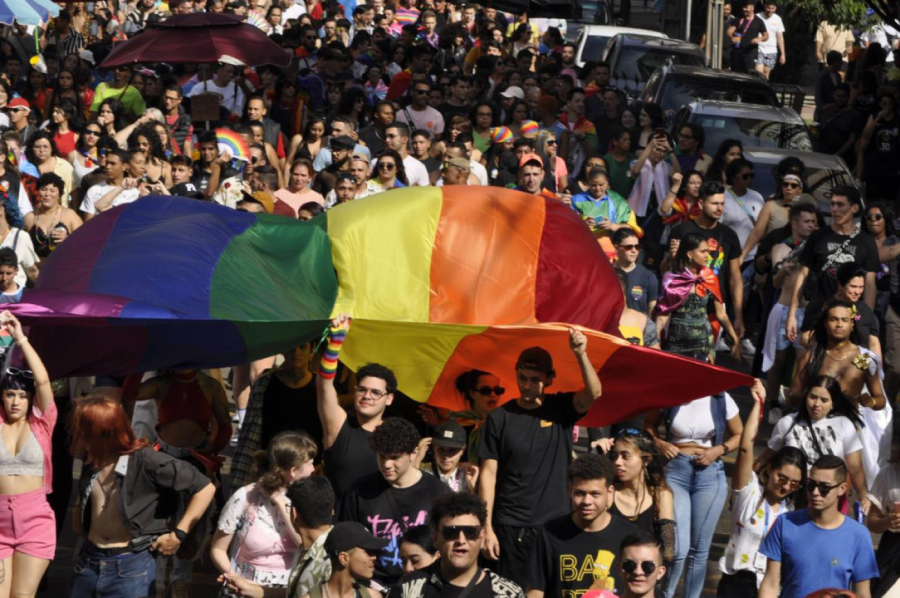 Maringá realiza neste domingo a 13ª Parada LGBT
