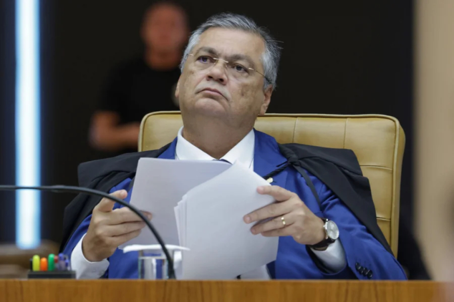 Dino abre investigação por suspeita de emendas.
