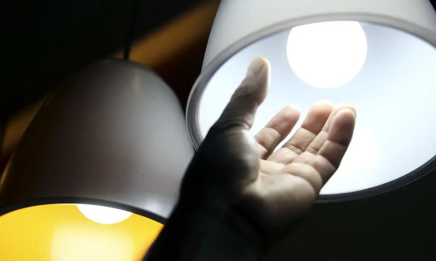 Aneel aprova regras para baratear contas de luz de consumidores