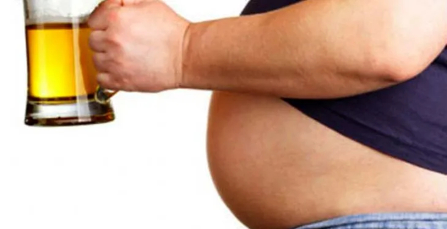 Barriga de chopp pode indicar risco silencioso. 