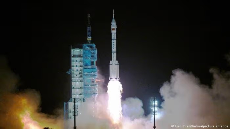Chinês ficará 1 ano no espaço em missão preparatória para viagem à Lua