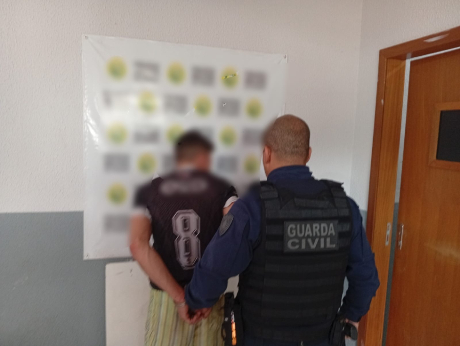 GCM prende homem após furto em supermercado