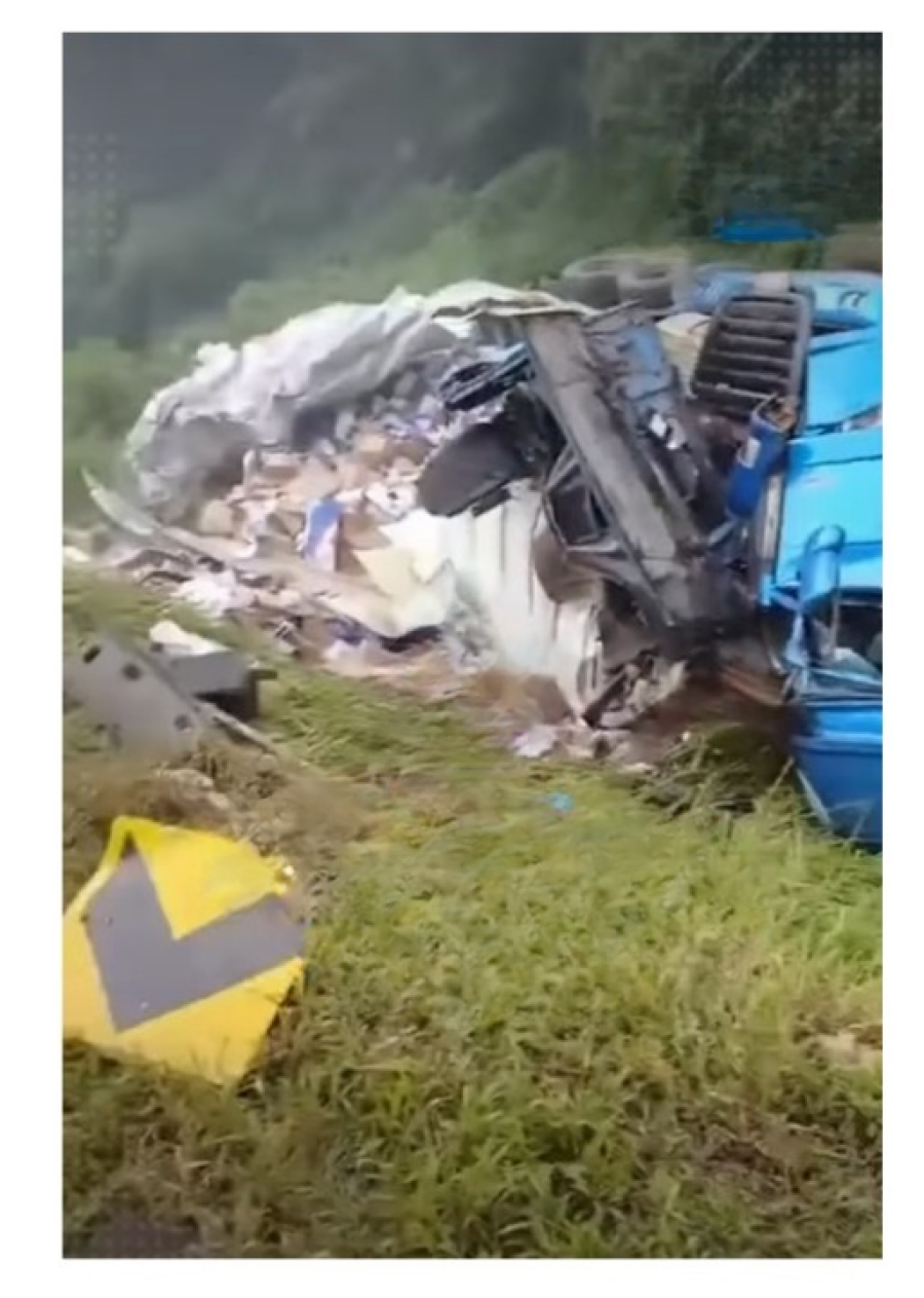 Casal morre em acidente com carreta na BR-376