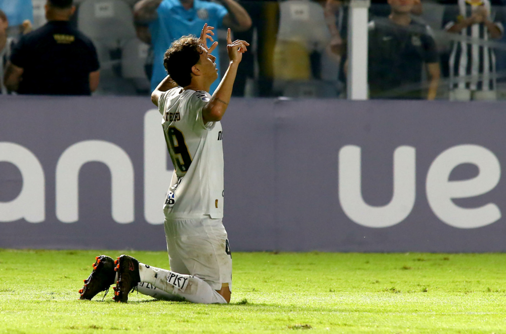 Santos vence Deportivo Cuenca e disputará playoffs da Sul-Americana