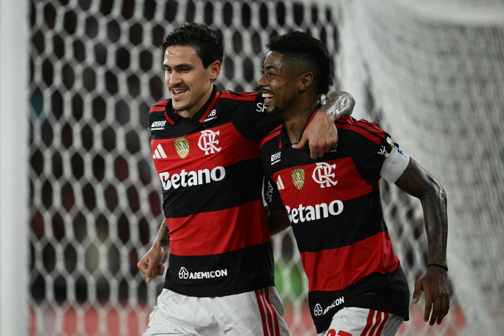 Com gols de Bruno Henrique e Paquetá, Flamengo vence Cusco pela Libertadores