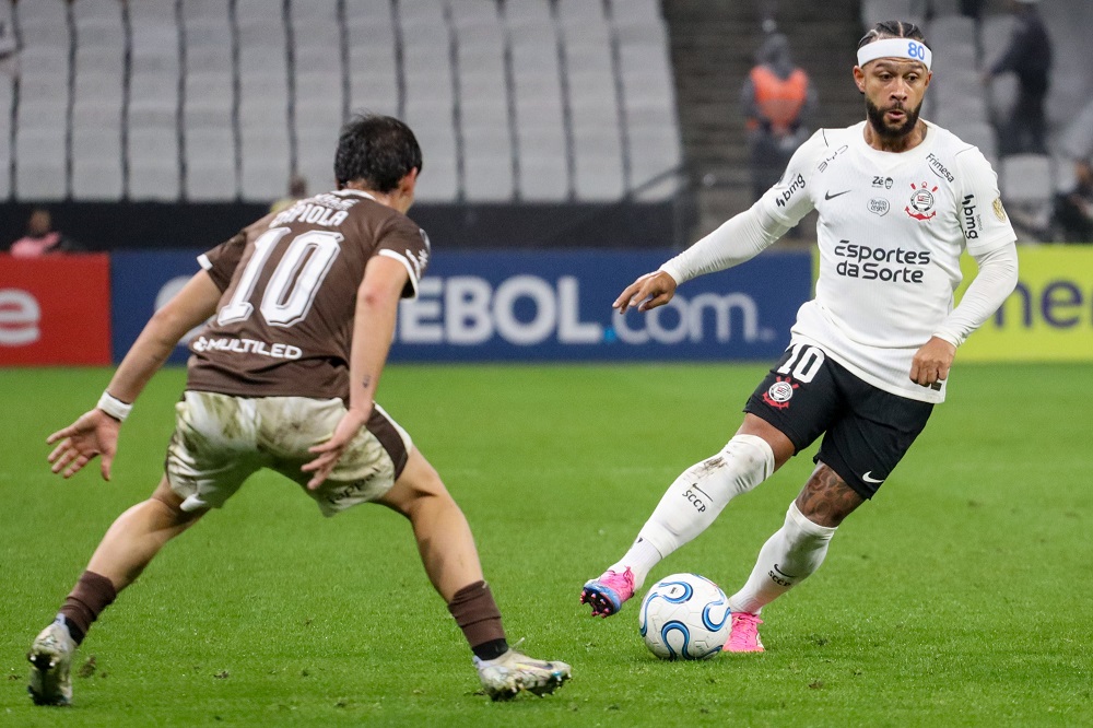 Corinthians é superado pelo Platense por 2 a 0.