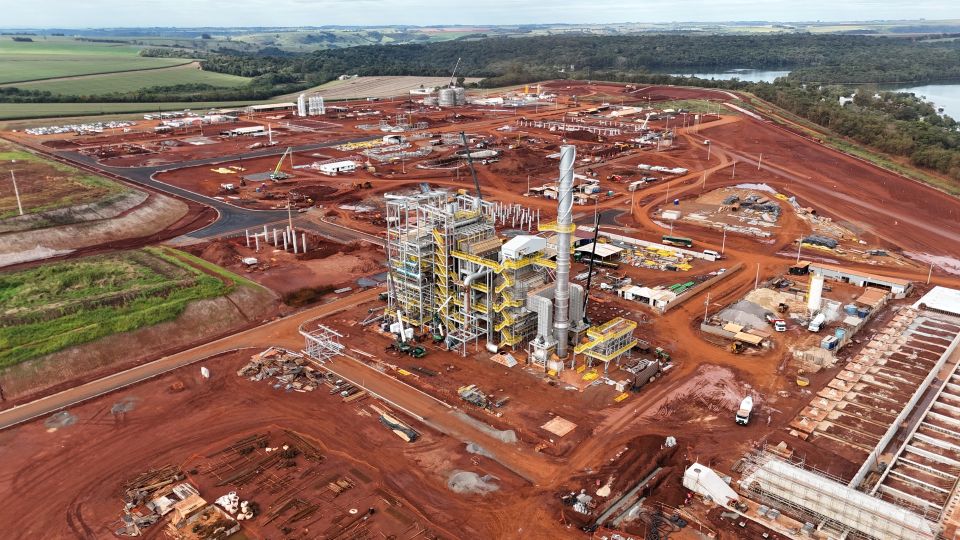Construção da fábrica de Etanol de Milho avança 