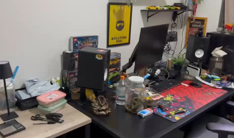 Fechado ponto de venda de drogas de alto valor.