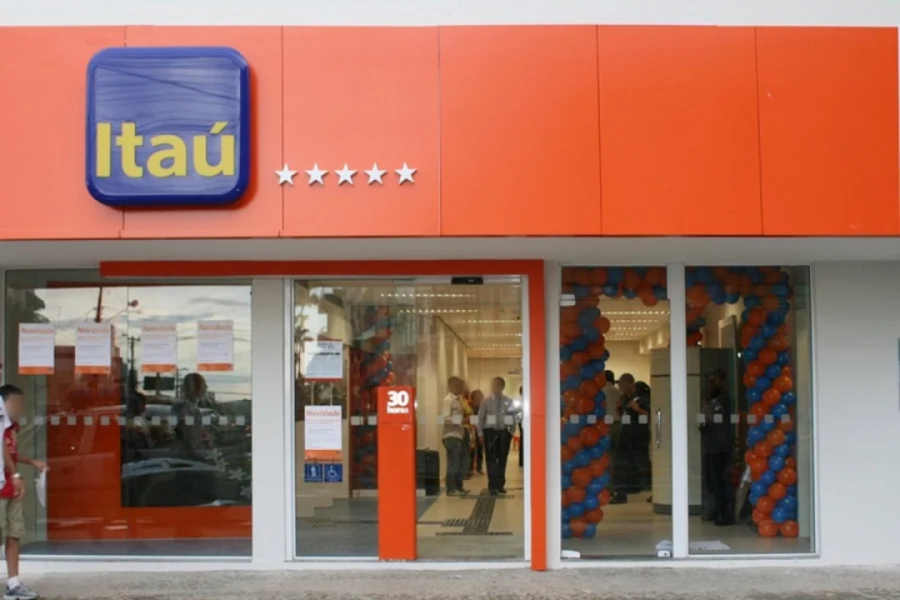 Itaú admite cobrança irregular em cartões 