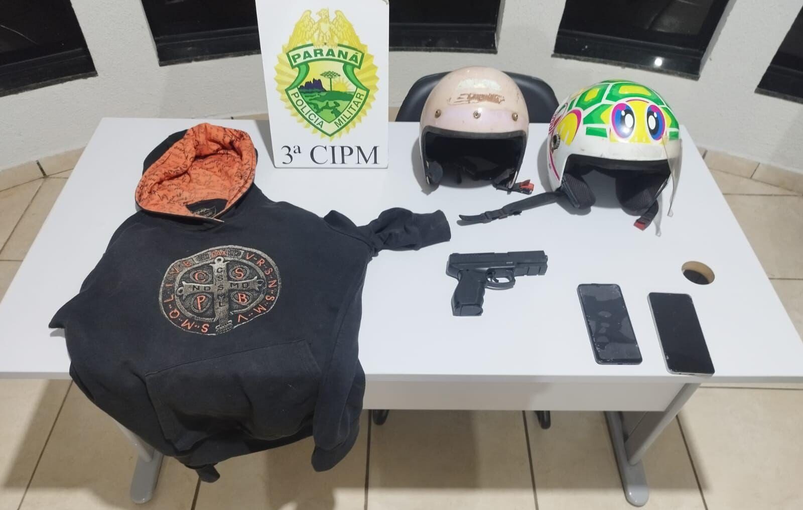 Dupla rende frentista de 76 anos e acaba presa 