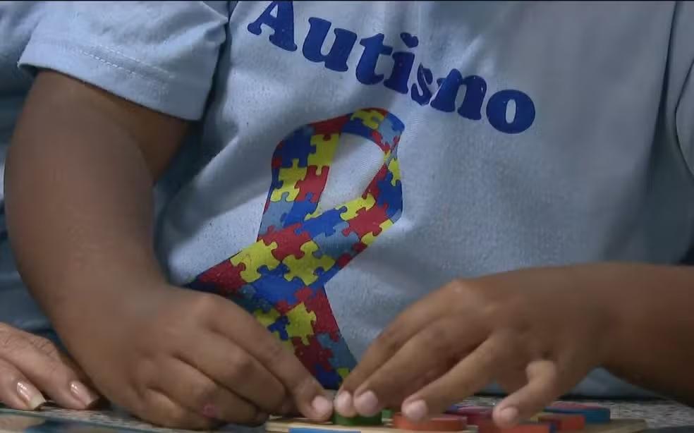 TRT-PR concede redução de jornada em 50% para  suporte ao filho autista