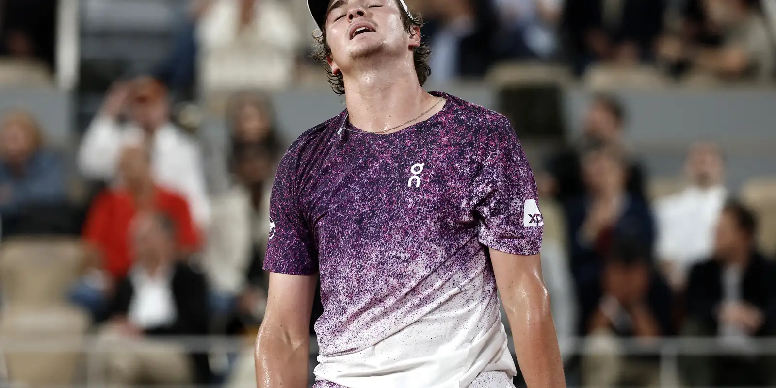 João Fonseca luta, mas dá adeus a Roland Garros