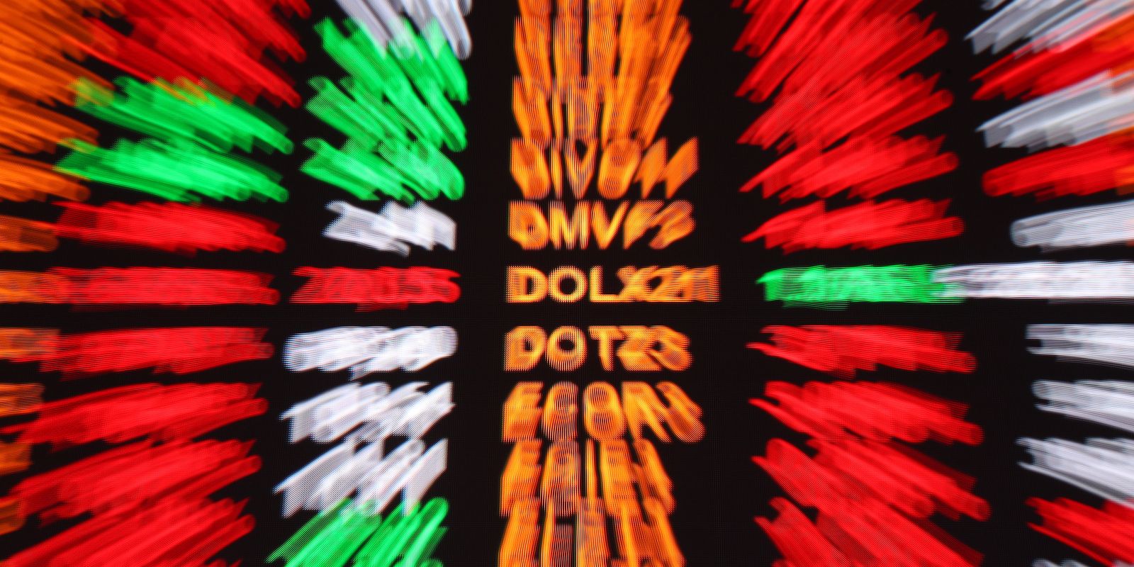 Bolsa sobe 1,16%, e dólar cai para R$ 5