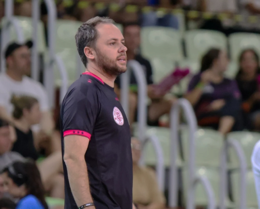 Técnico revela dívida e motivos da mudança para Londrina