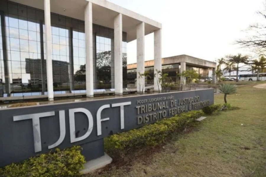 Começou o júri do trio acusado de mortes em UTI.