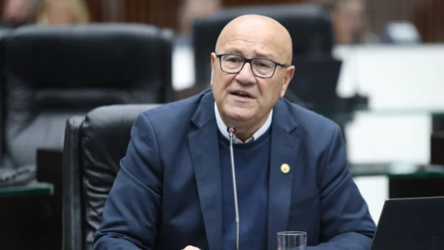 Deputado questiona implantação do pedágio.