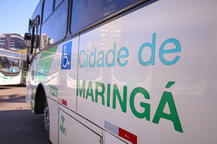 Plataforma ‘Na Hora Maringá’ para monitoramento de ônibus em tempo real.