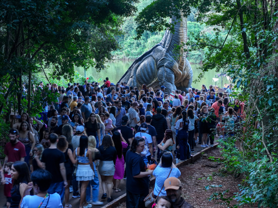 'Jurássico Condor' ganha mais dez dias de exibição no Parque do Ingá.
