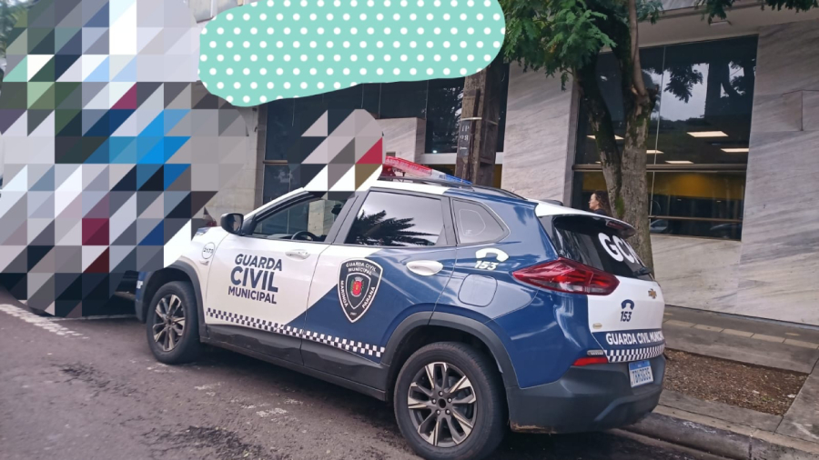 Homem tenta sacar cheque falso e é preso.
