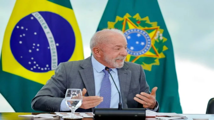 Lula embarca hoje para a França.